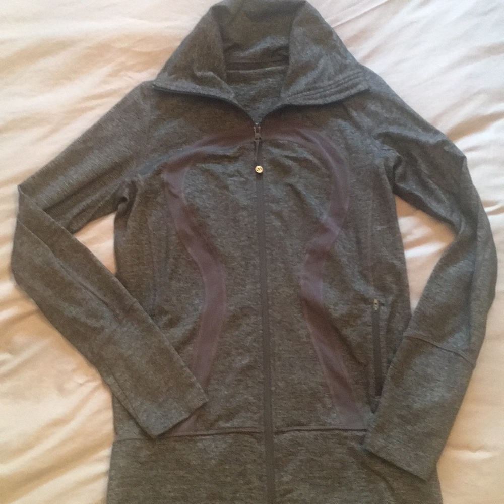 Lululemon zip up jacket in Charcoal Grey